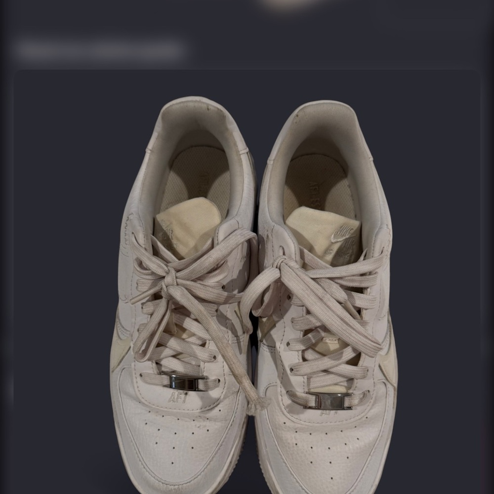 Women's Casual Lace-Up Sneakers in Light Beige